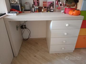letto più scrivania 