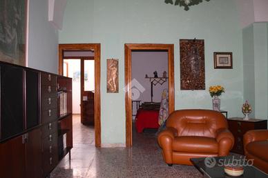 3 LOCALI A SAN VITO DEI NORMANNI