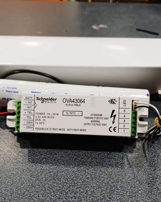 Schneider kit everlux di illuminazione emergenza