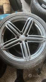 DUE CERCHI AUDI R8