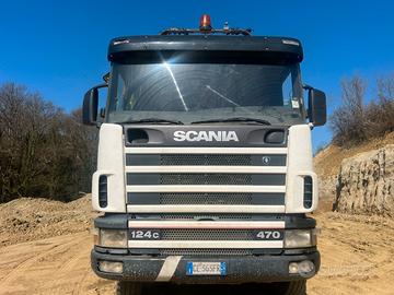 autocarro quattro assi ribaltabile