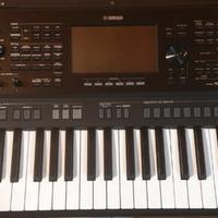 YAMAHA PSR SX 720