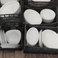 Piatti in ceramica bianchi 