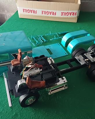 TAMIYA  CAMION  1/14 GLOBE LINER