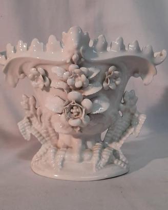 VASO IN CERAMICA BIANCA DEI PRIMI 900