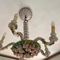 Lampadario in porcellana Capodimonte