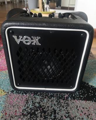 Amplificatore per chitarra elettrica/acustica VOX 