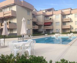 Rosignano Solvay appartamento con piscina