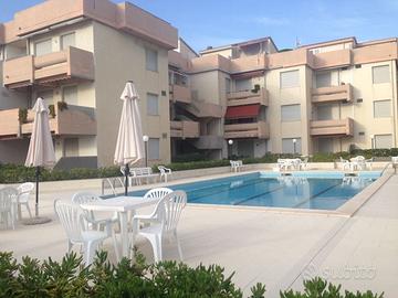 Rosignano Solvay appartamento con piscina