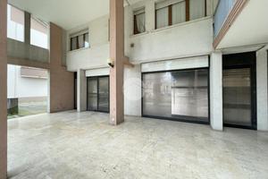 NEGOZIO A RONCADELLE
