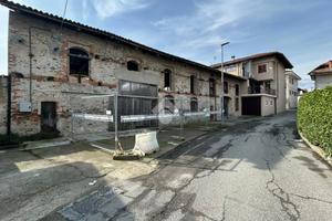 RUSTICO A COSTIGLIOLE SALUZZO