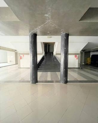 Immobile di 2200 m² con 2 locali a Quarrata