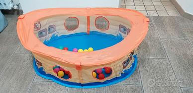 Vaschetta con palline per bambini