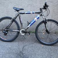 BICICLETTA IN ALLUMINIO 26 POLLICI AMMORTIZZATA 