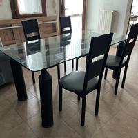 Tavolo e 4 sedie design
