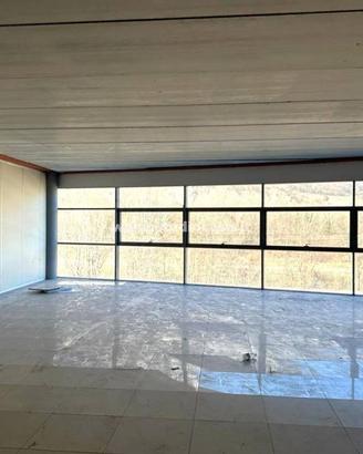 ROVERETO SUD: UFFICIO / STUDIO con ampie vetrate