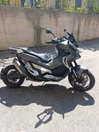 Honda adv 750