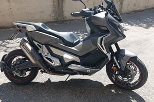 Honda adv 750