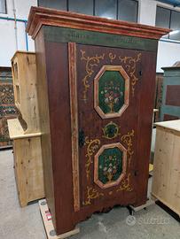 Armadio dipinto antico tirolese arte povera