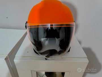 casco per bici elettrica e monopattino ben tenuto 