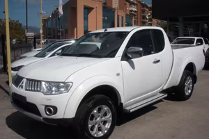 Mitsubishi L200 2.5 DI-D/178CV Club Cab Intense Pl