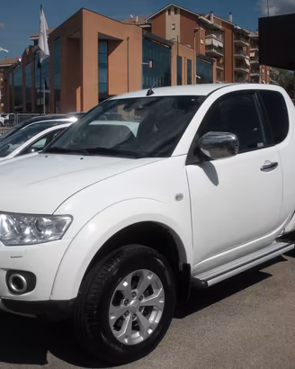 Mitsubishi L200 2.5 DI-D/178CV Club Cab Intense Pl