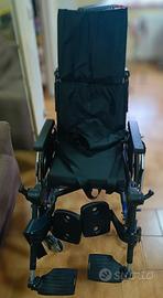 Sedia a rotelle pieghevole reclinabile 