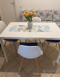 Tavolo rettangolare bianco