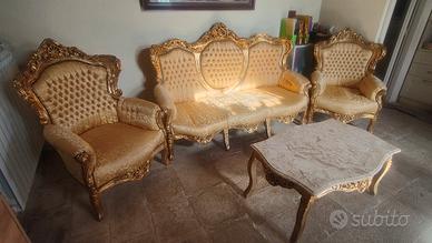 salotto classico barocco divano poltrone tavolino 