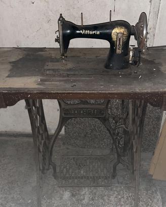 Macchina da cucito Vittoria -Vintage