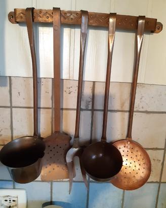 set di mestoli da cucina.