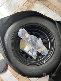 Cerchio incluso di Pneumatico + Cric