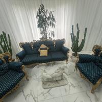 Set divani stile barocco.