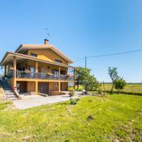 Casa indipendente con giardino privato e deposito