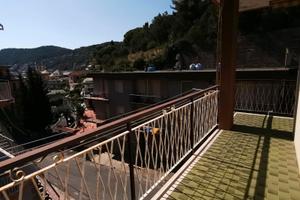 Attico bella Balconata vivibile comodo Mare Box