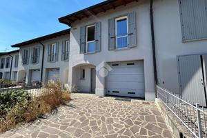 VILLA A SCHIERA A ROMANENGO