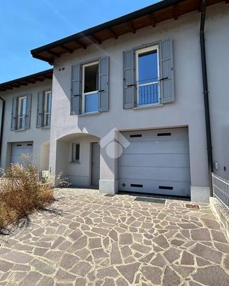 VILLA A SCHIERA A ROMANENGO