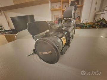 Videocamera Hitachi VM-S83E