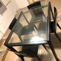 Tavolo cristallo allungabile con sedie