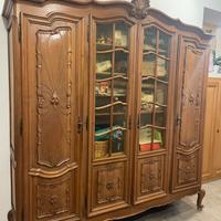 Mobile e scrivania in legno