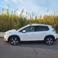 Peugeot 2008 BlueHDi 100 Allure - Full Optional