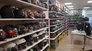 Si vende attivita accessori moto