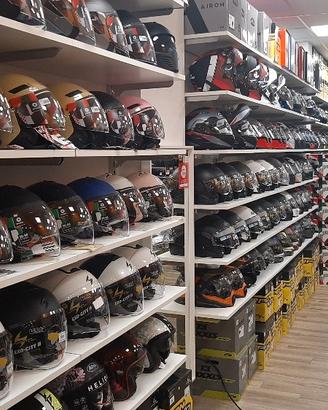 Si vende attivita accessori moto