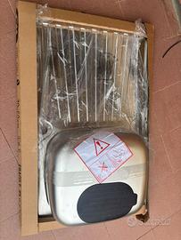 lavandino in acciao con miscelatore 