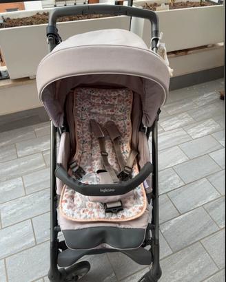 Passeggino Trilogy Inglesina piu’ base isofix.