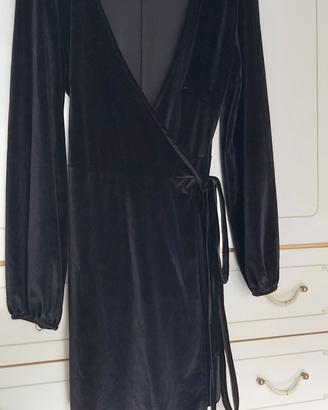 vestito nero donna a incrocio.