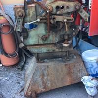 Macchinario per foratura e taglio ferro