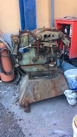 Macchinario per foratura e taglio ferro