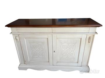 credenzone con decori a rilievo bassano-decapè