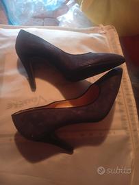 décolleté nero scamosciata 